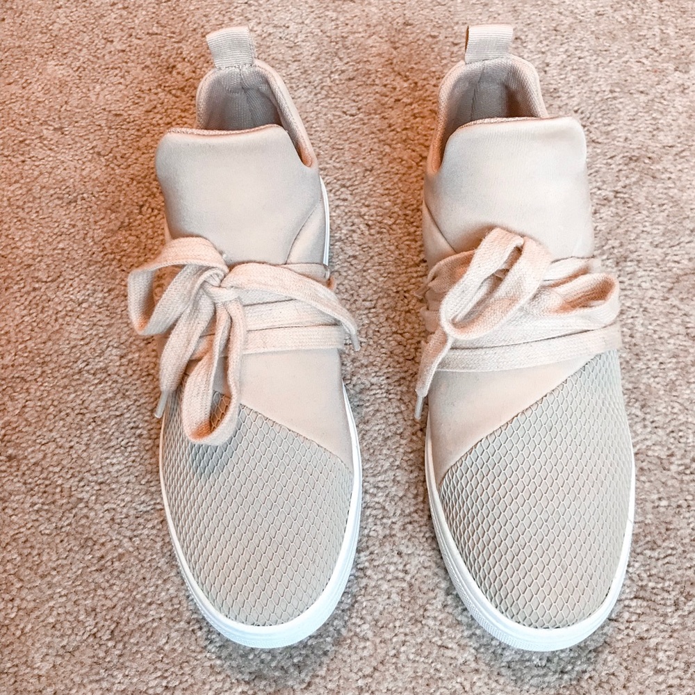Reduced! Like New Steve Madden Sneakers